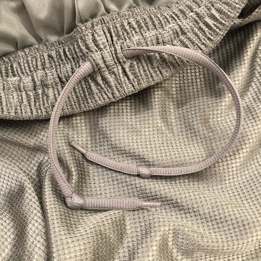 Nike Basketball Metallic Silver Athletic Gym Hiking Shorts Men’s Size M. - Picture 8 of 10